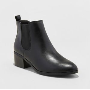 A New Day Ellie Chelsea Boots Sz 7.5